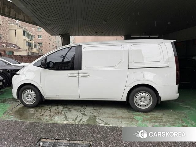 Hyundai Staria 2022 Белый из Кореи, фото 2