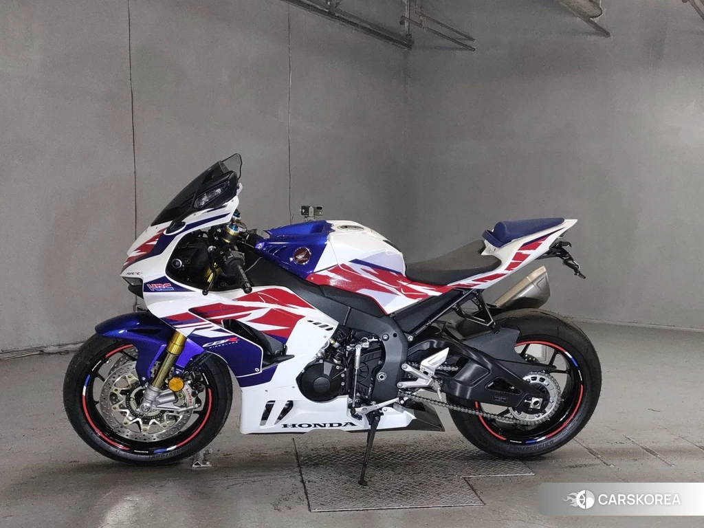Проданный Honda CBR1000RR-R FIREBLADE SP 2023 из Японии