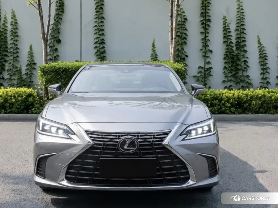 Lexus ES 2025 Silver/gray из Китая, фото 2