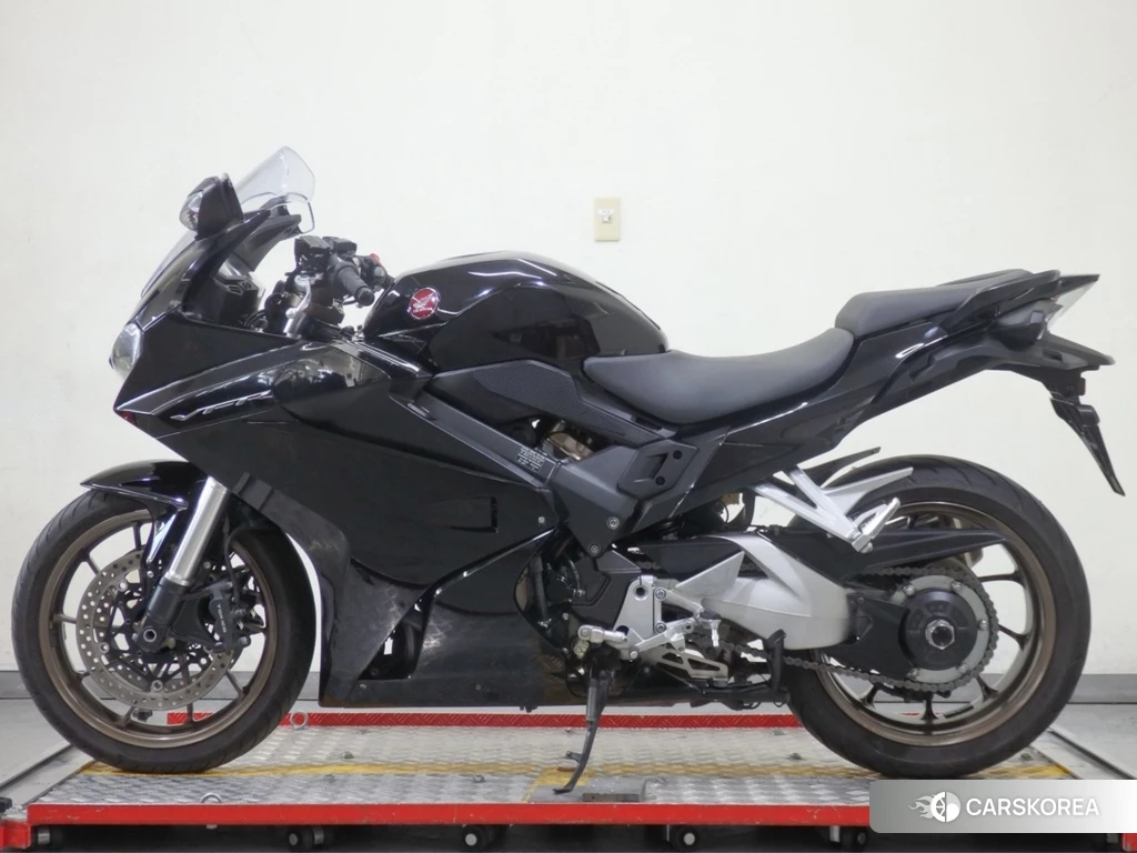 Проданный Honda VFR800F 2018 из Японии, фото 2