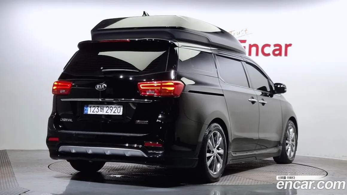 Kia The New Carnival 2019 Черный из Кореи, фото 2