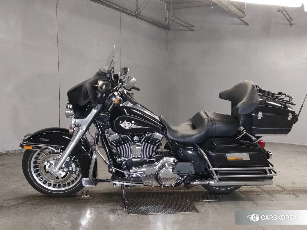 Проданный Harley-Davidson Electra Glide FLHTC1580 2011 из Японии