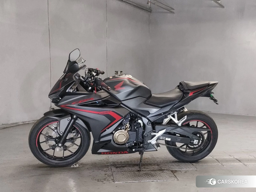 Проданный Honda CBR400R 2021 из Японии