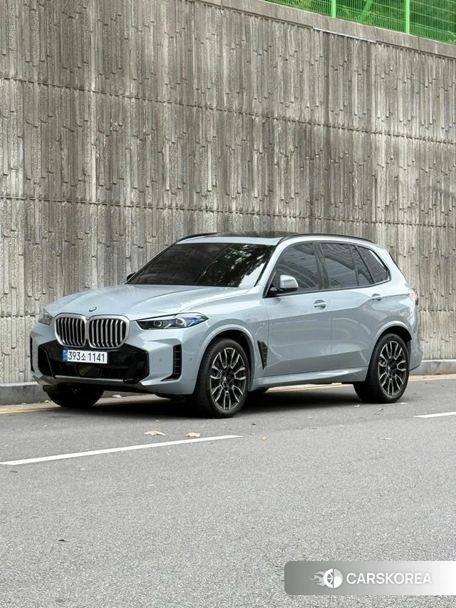 BMW X5 (G05) 2025 Светло-серебряный цвет из Кореи, фото 2