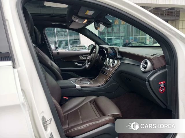 Mercedes-Benz GLC 2021 Белый из Китая, фото 4