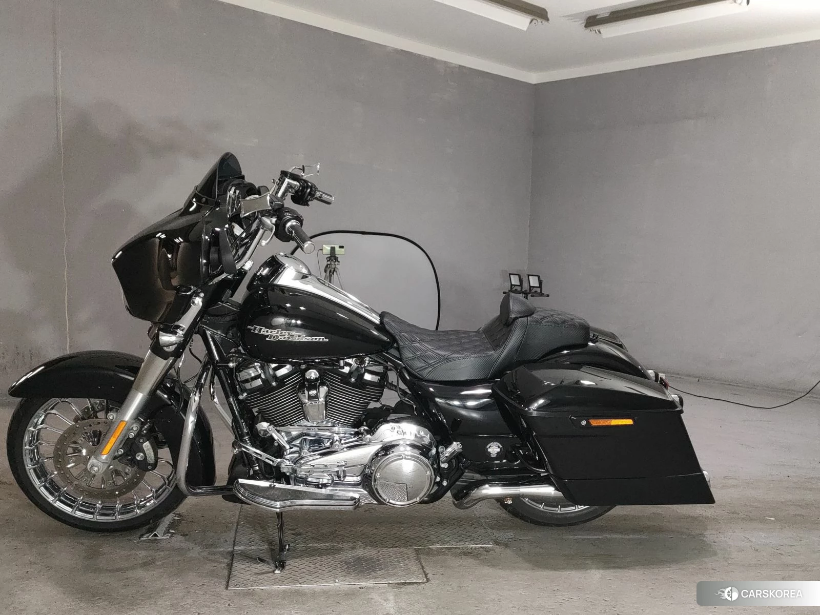 Проданный Harley-Davidson Street Glide FLHXS1750 2017 из Японии