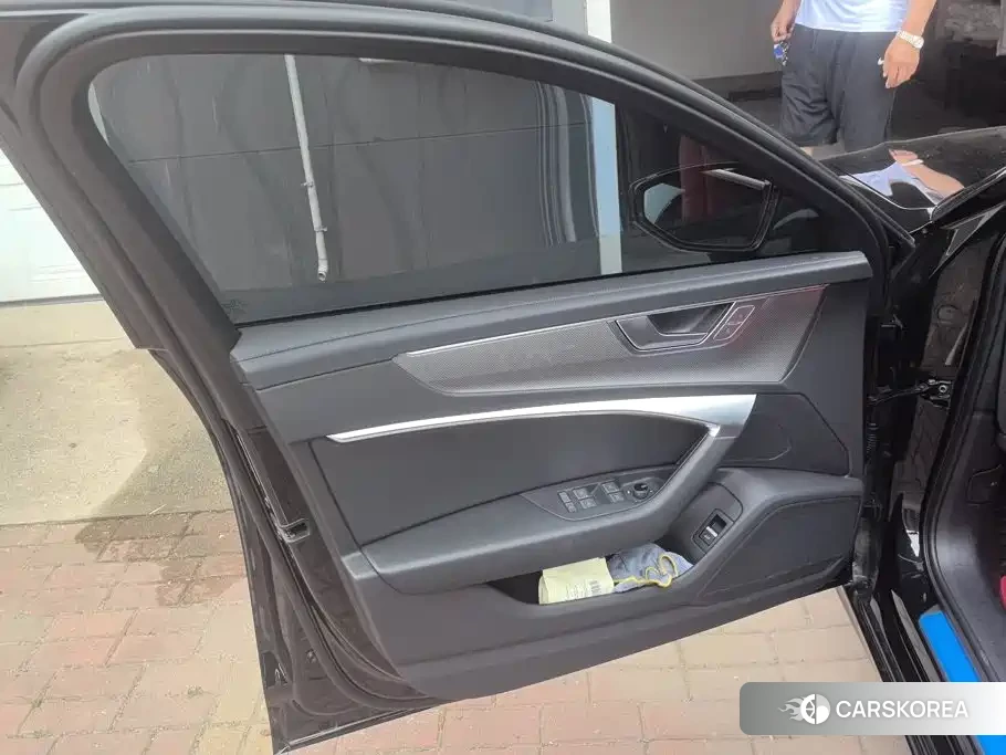 Audi A6L id 4553714 из Китая 8