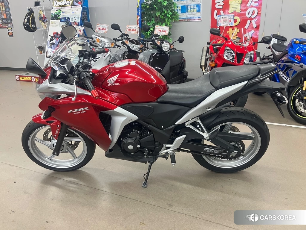Проданный Honda CBR250R ABS id 4059193 из Японии, фото 2