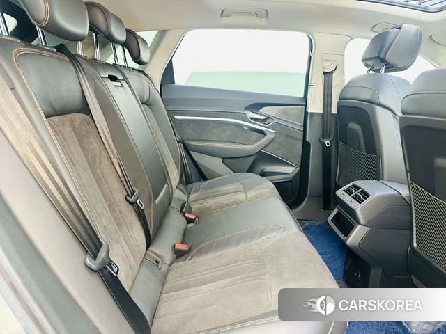 Audi e-tron 2022 Шампань из Китая, фото 2