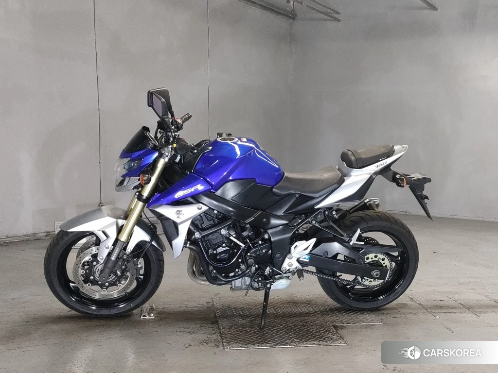 Проданный Suzuki GSR750 2014 из Японии