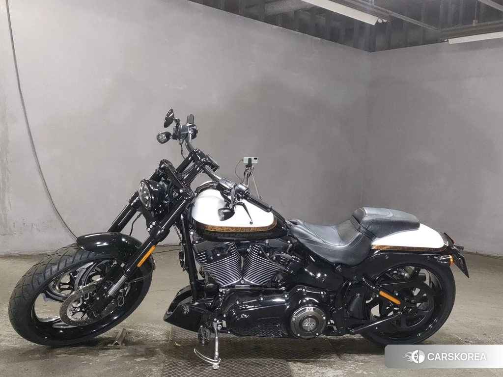 Проданный Harley-Davidson Softail Breakout FXSBSE CVO 2016 из Японии, фото 2
