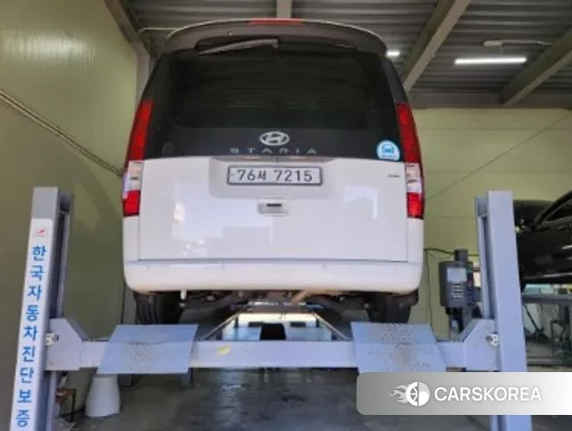 Hyundai Staria 2022 Белый из Кореи, фото 2