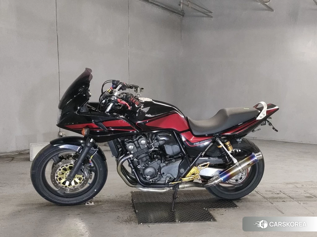 Проданный Honda CB400SF BOLDOR 2010 из Японии