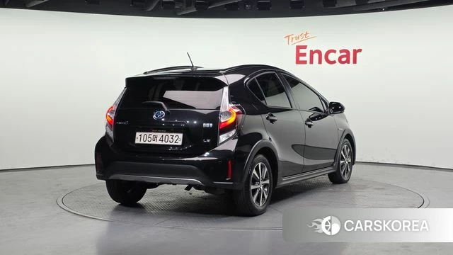 Toyota Prius C id 3936156 из Кореи 12