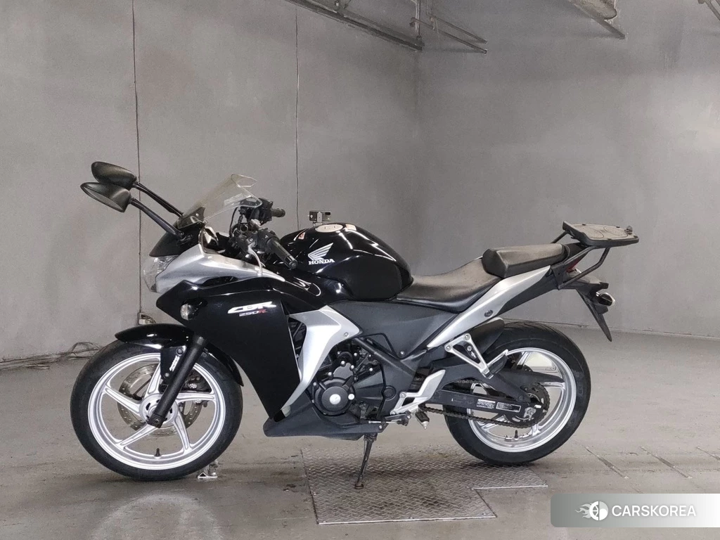 Проданный Honda CBR250R 2011 из Японии, фото 2