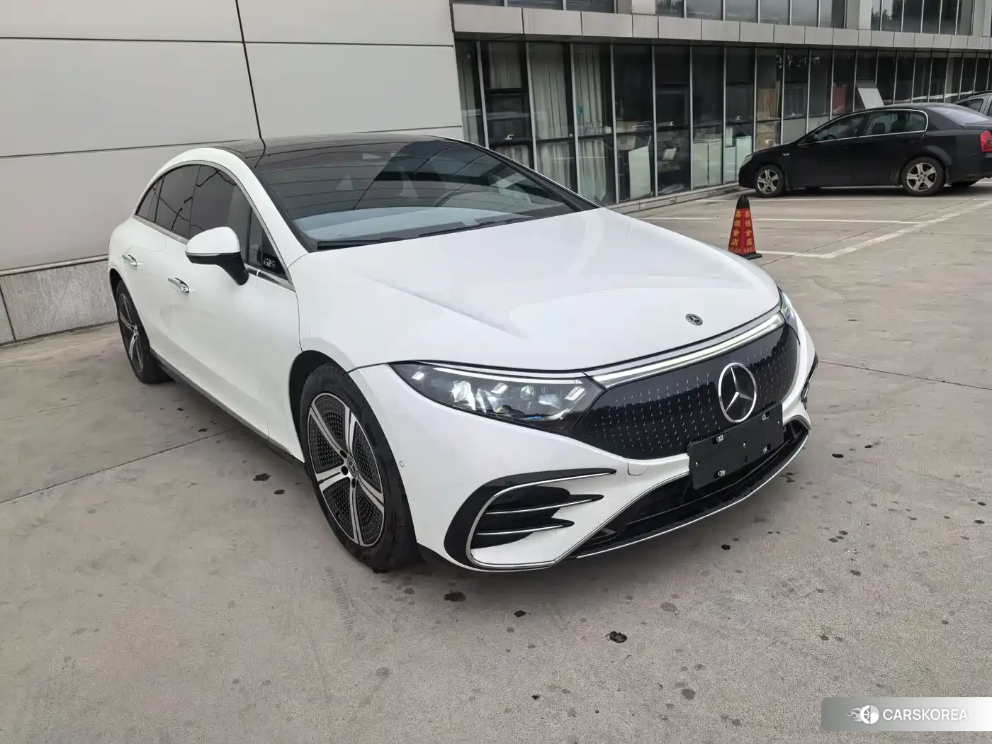 Mercedes-Benz EQS 2024 Белый из Китая, фото 2