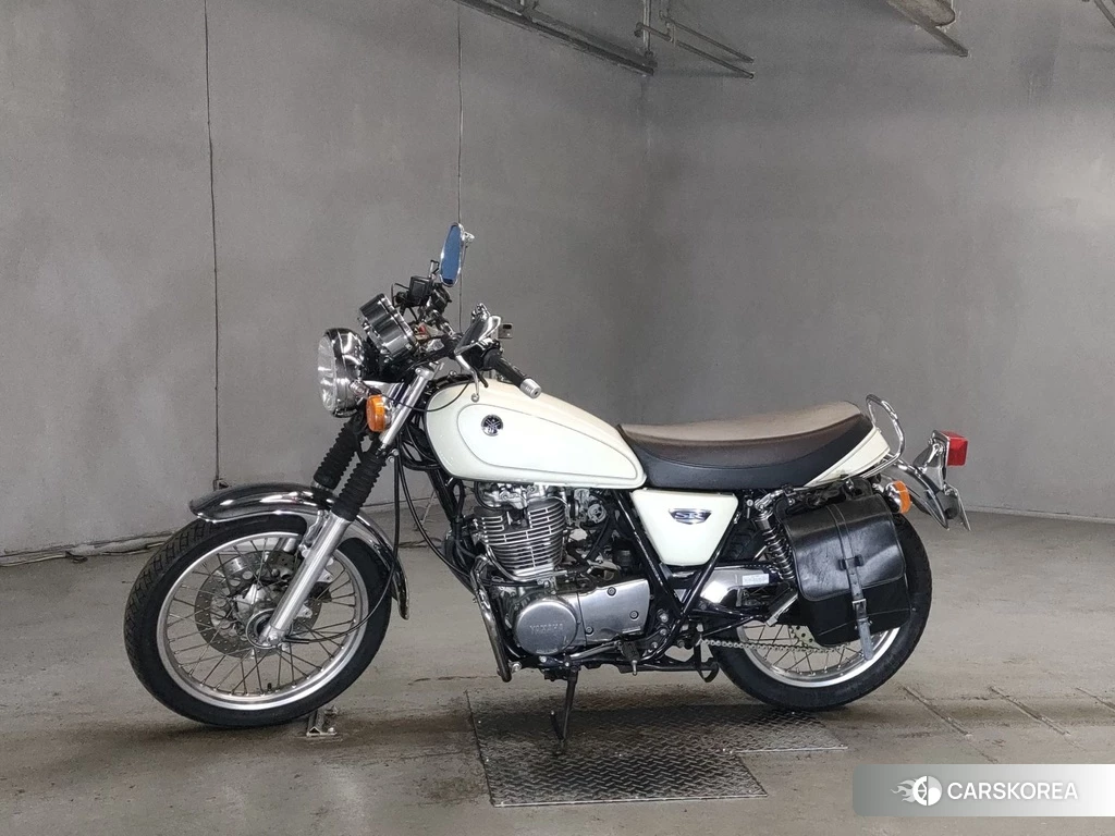 Проданный Yamaha SR 400 2014 из Японии, фото 2