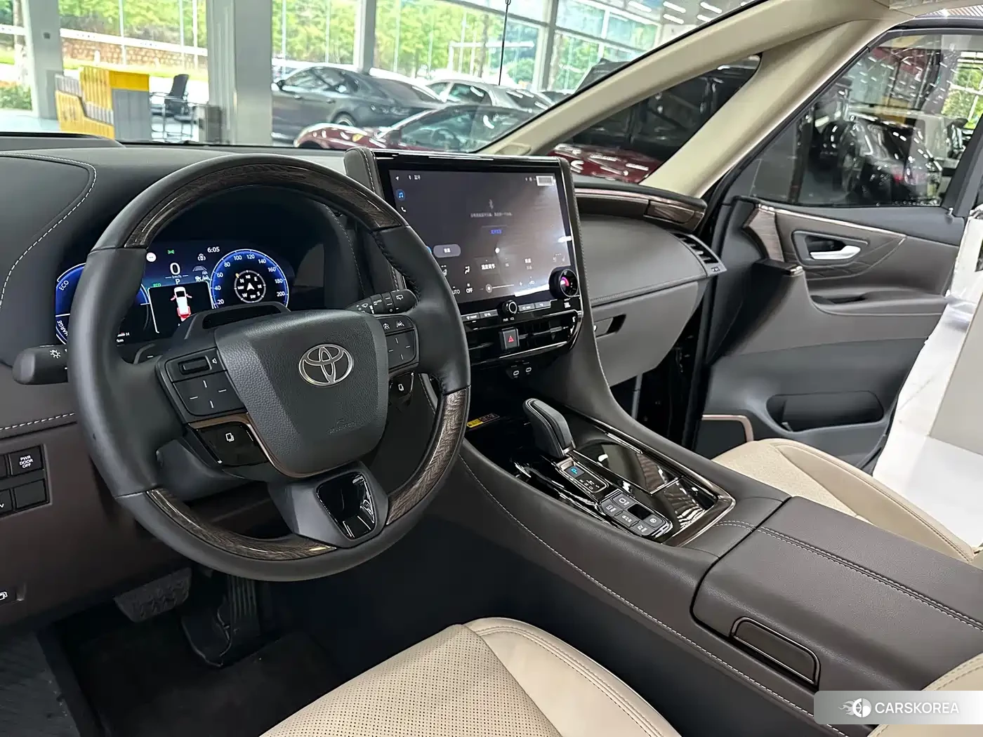 Toyota Elfa id 4679764 из Китая 9