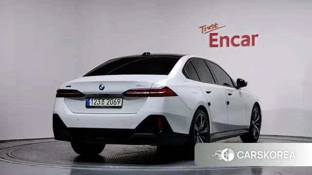 BMW 5 Series (G60) id 3560570 из Кореи 12