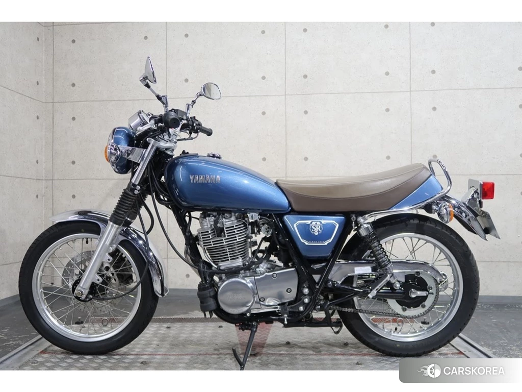 Проданный Yamaha SR 400 2019 из Японии
