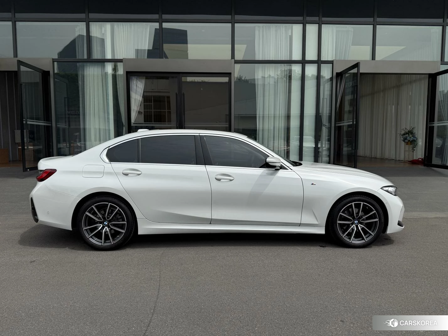BMW 3 series 2024 Белый из Китая, фото 2