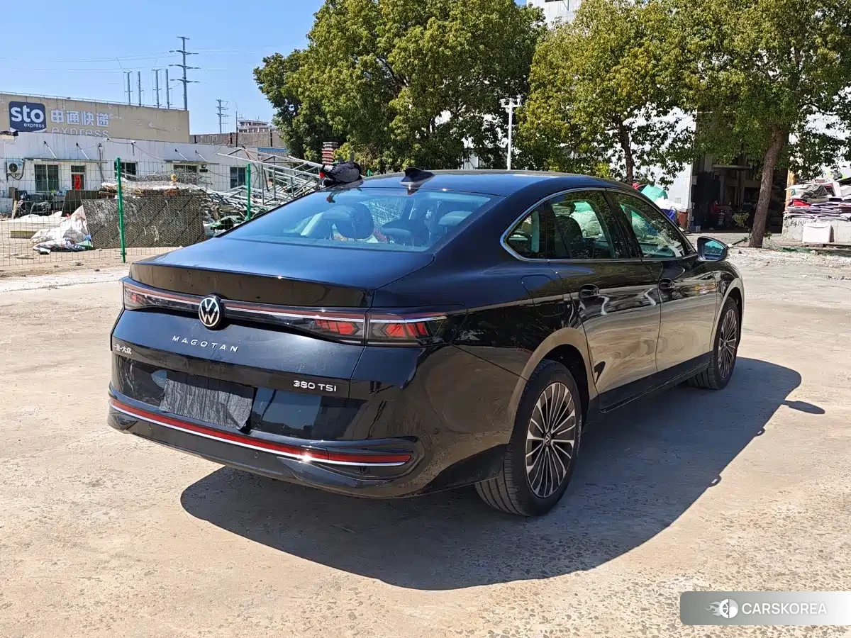 Volkswagen Magotan 2024 Черный из Китая, фото 2