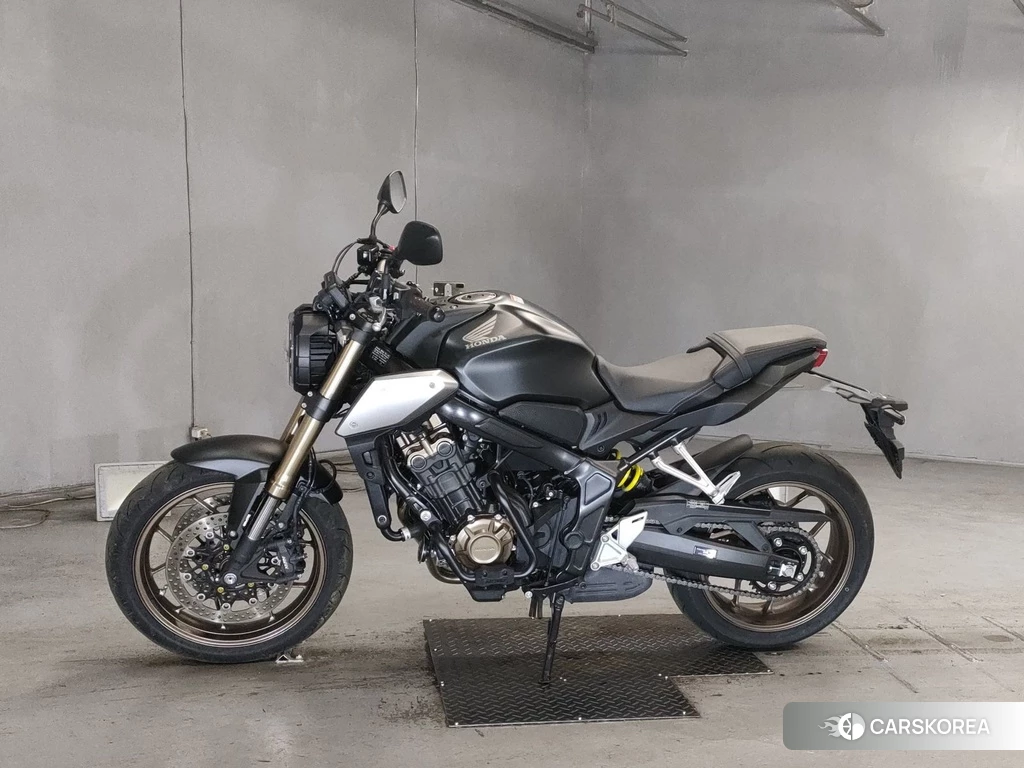 Проданный Honda CB650R 2021 из Японии, фото 2