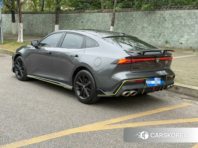 Chang'an UNI-V 2022 Темно-серый из Китая, фото 2