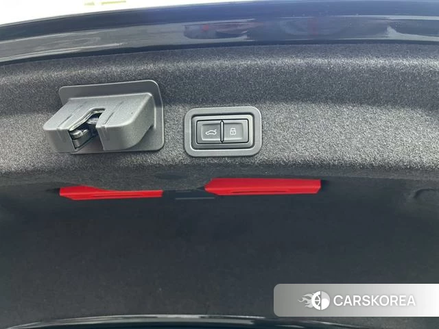 Audi A6L id 3856106 из Китая 12