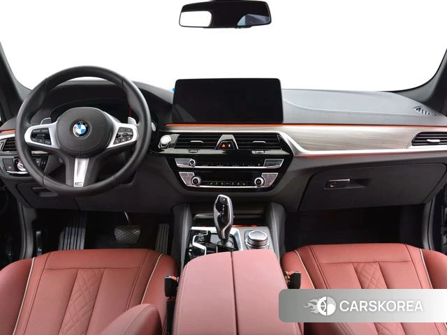 BMW 5 series 2022 Черный из Китая, фото 2