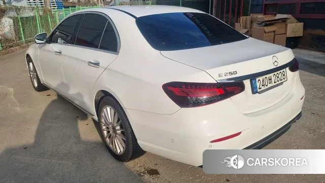Mercedes-Benz E-Class W213 2022 Белый из Кореи, фото 2