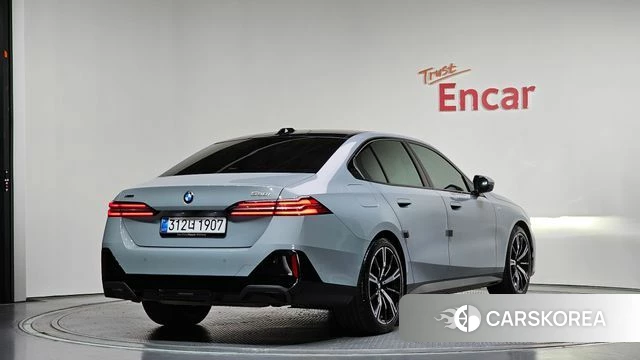 BMW 5 Series (G60) id 4229937 из Кореи 12