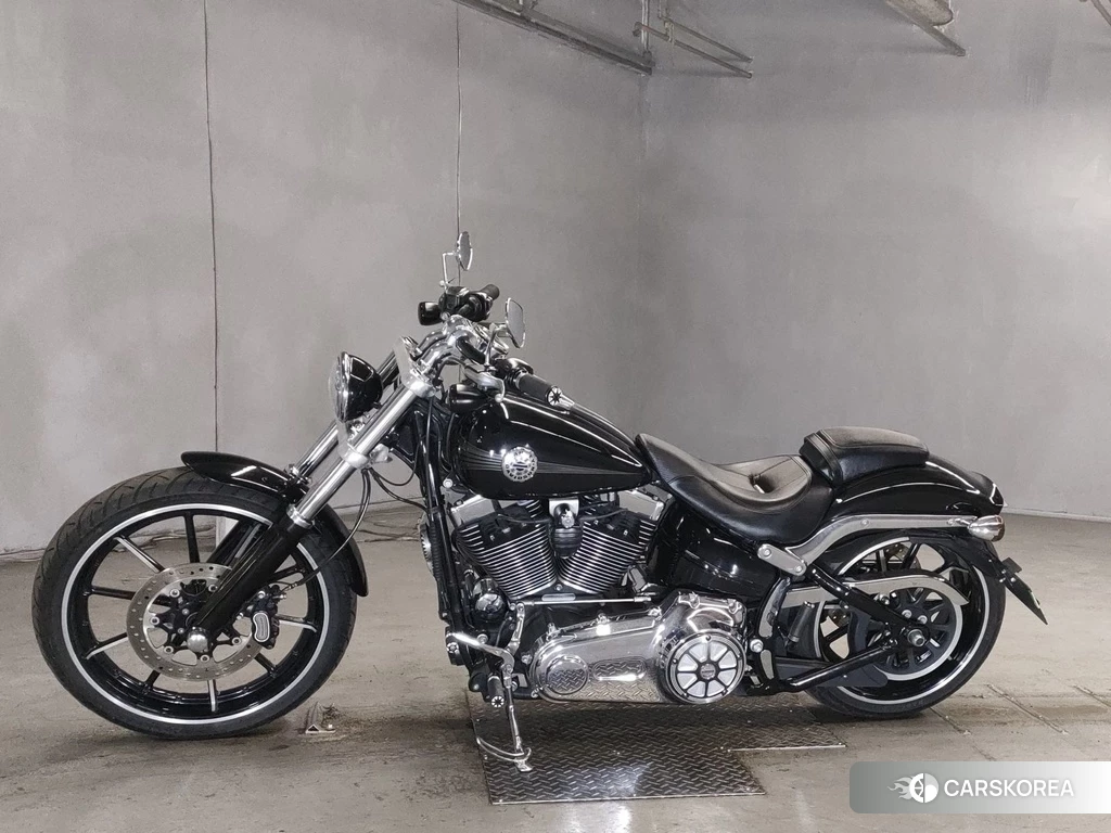 Проданный Harley-Davidson Softail Breakout FXSB 2015 из Японии, фото 2