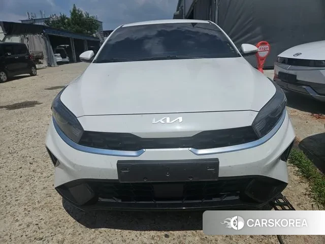 Kia The New K3 2nd generation 2021 Белый из Кореи, фото 2