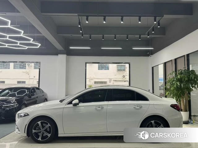 Mercedes-Benz Class A 2022 Белый из Китая, фото 2