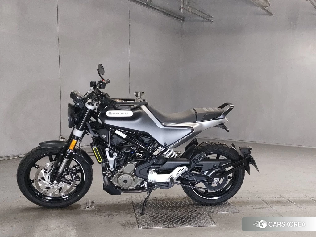 Проданный Husqvarna SVARTPILEN 250 2021 из Японии