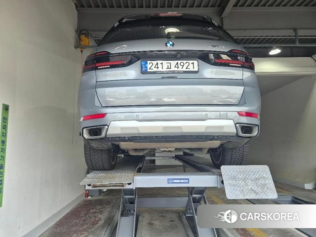BMW X7 (G07) 2023 Серый из Кореи, фото 2