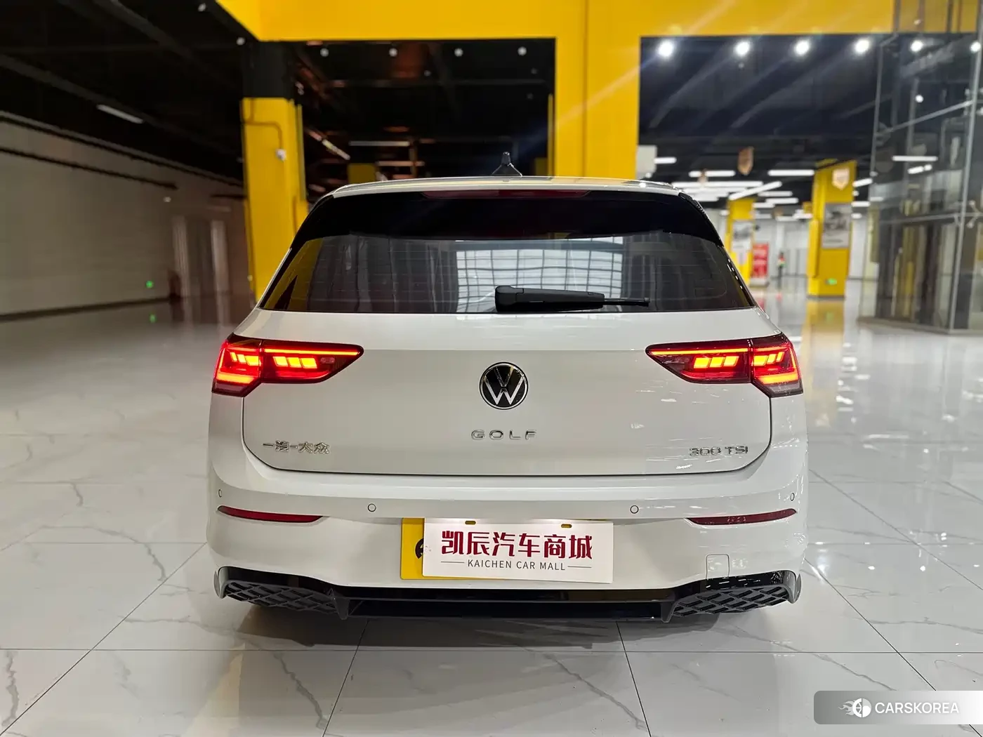 Volkswagen Golf 2025 Белый из Китая, фото 2