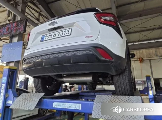 Chevrolet (GM Daewoo) Trax Crossover 2023 Белый из Кореи, фото 2