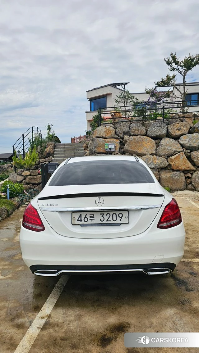Mercedes-Benz C-Class W205 2018 Белый из Кореи, фото 2
