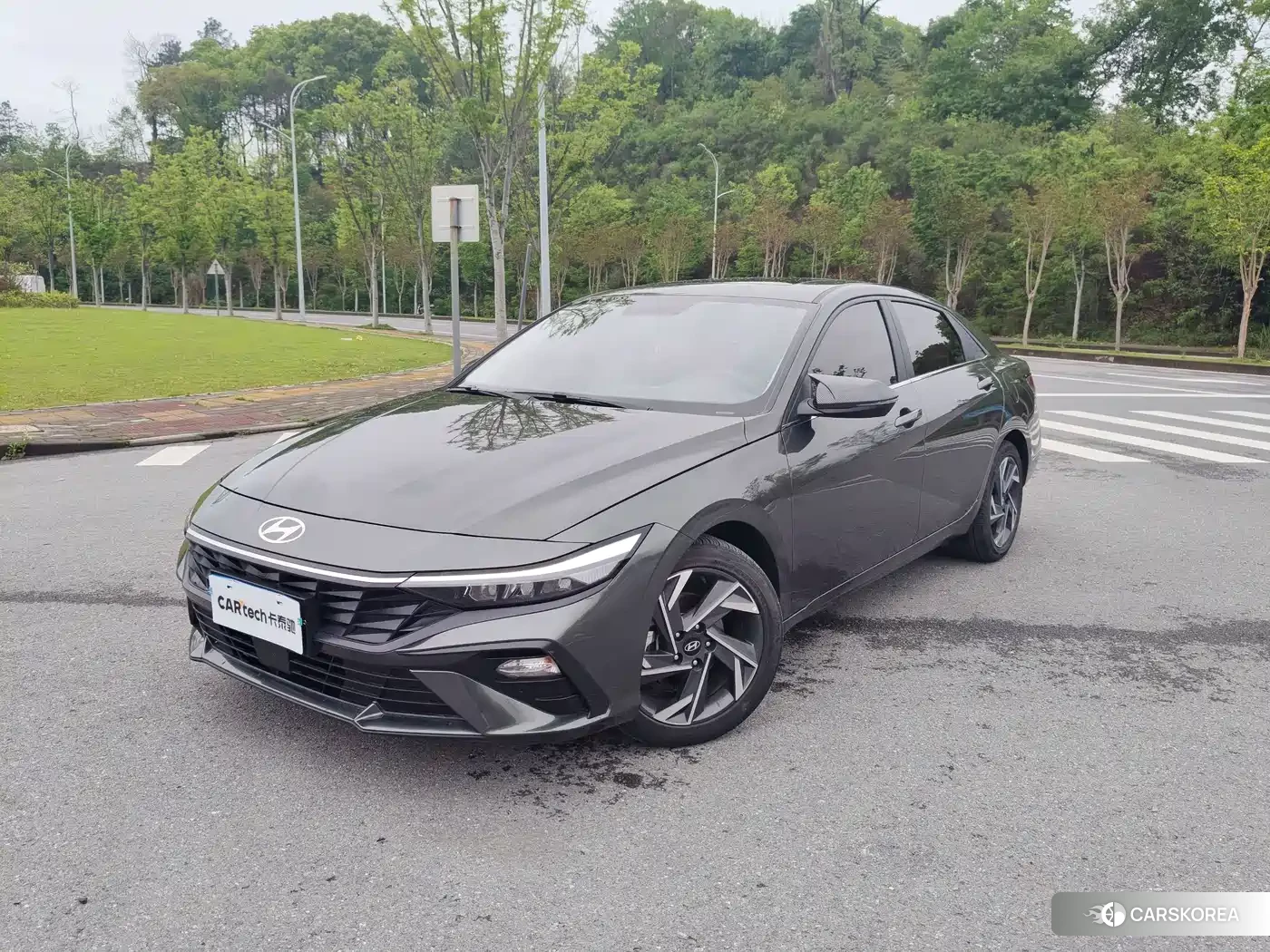 Hyundai Elantra 2024 Silver/gray из Китая, фото 5