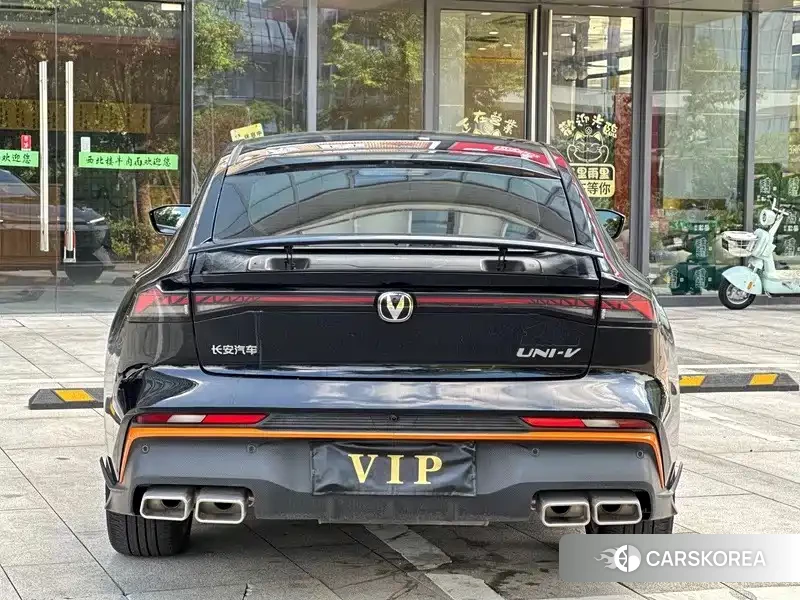 Chang'an UNI-V 2025 Silver/gray из Китая, фото 3