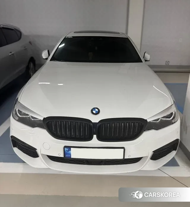 BMW 5 Series (G30) 2018 Белый из Кореи, фото 2