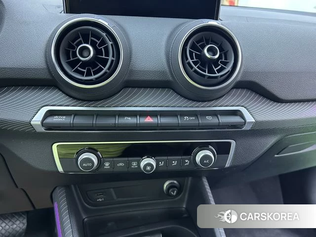 Audi Q2L e-tron id 4314825 из Китая 11