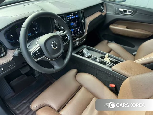 Volvo XC60 2021 Темно-серый из Китая, фото 3