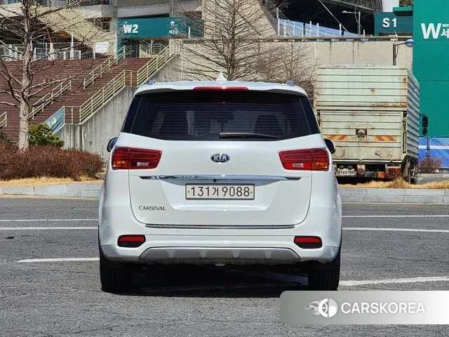 Kia The New Carnival id 3732881 из Кореи 12