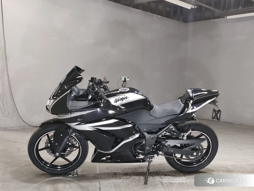 Проданный Kawasaki NINJA 250R id 4168742 из Японии