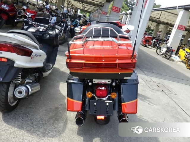 Harley-Davidson Electra Glide FLHTCUSE1800 CVO id 3947966 из Японии 12