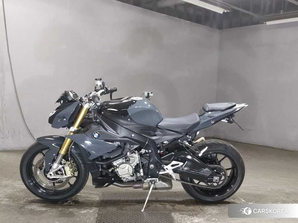 Проданный BMW S1000R 2017 из Японии