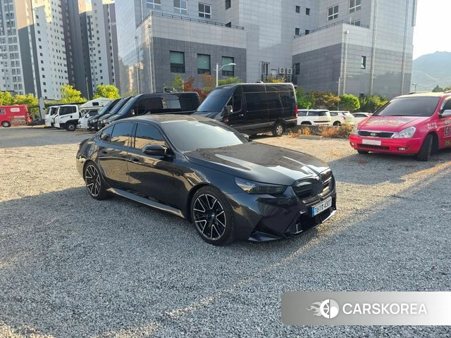 BMW M5 (G90) 2026 Серый из Кореи, фото 3